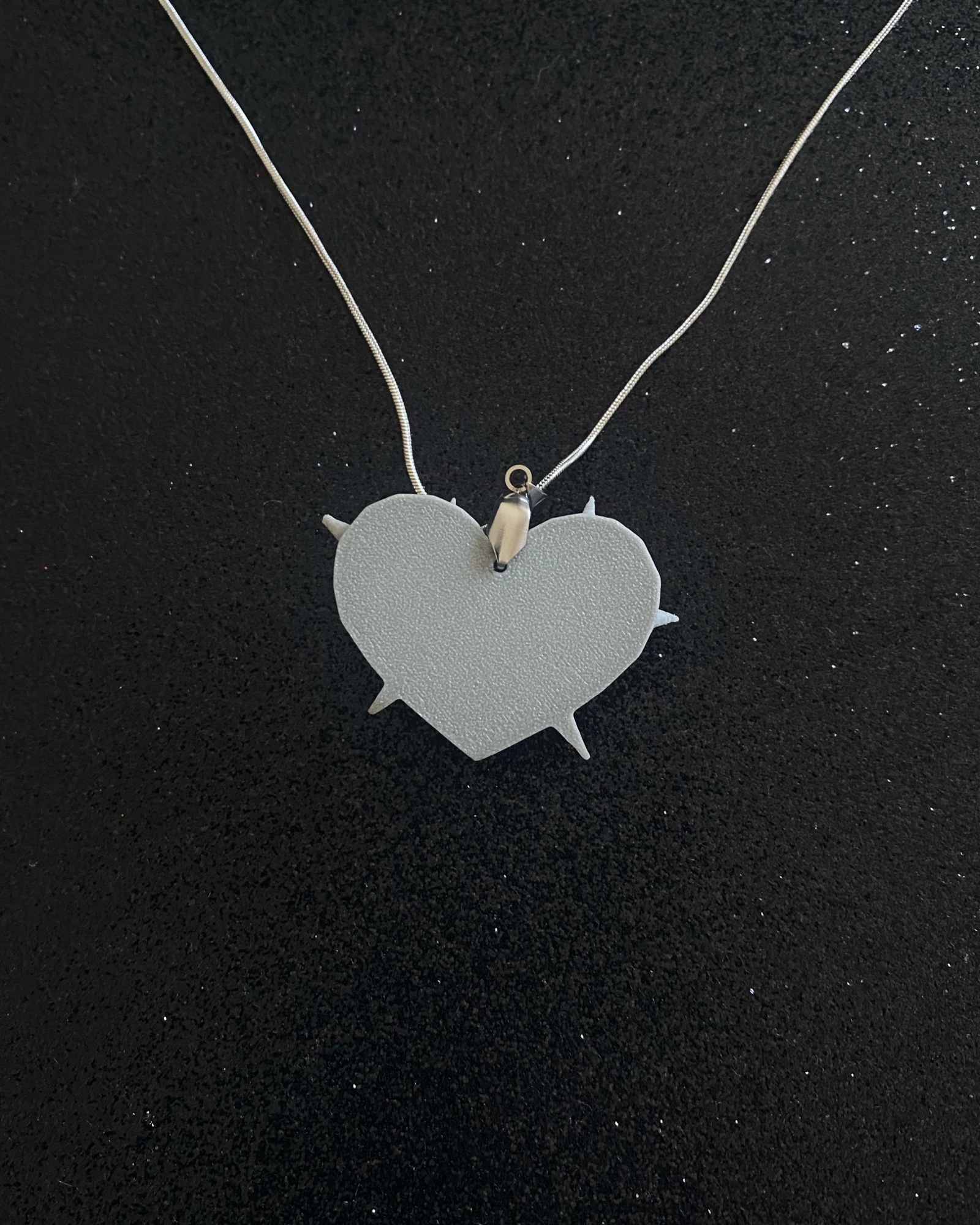 Collar de corazón de púas 3D gris - Estilo Cyberpunk / Goth / Alt - Cadena de acero inoxidable – photo 4